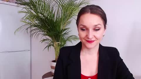 Snapshot of alicialux chatting on 5, 3, 2025 Alicia online show from 5, 3, 2025