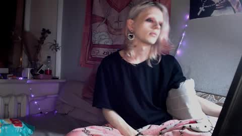 Snapshot of alien_bella chatting on 14, 3, 2026 Alien Bella online show from 14, 3, 2026