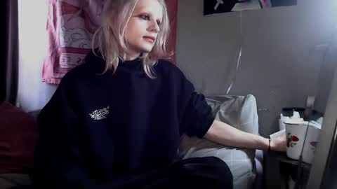 Snapshot of alien_bella chatting on 20, 3, 2026 Alien Bella online show from 20, 3, 2026