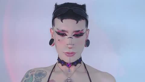     online show from 28, 4, 2026