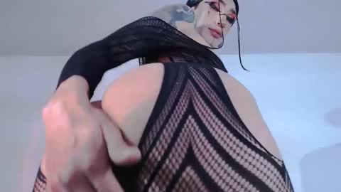     online show from 11, 6, 2026