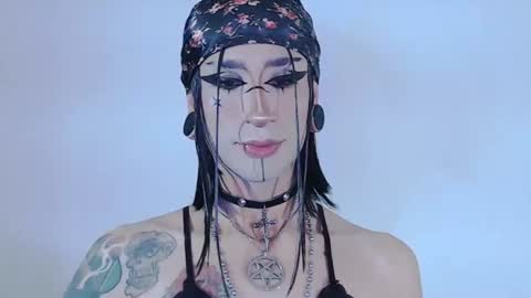 Snapshot of alienexxx chatting on 20, 6, 2026 online show from 20, 6, 2026