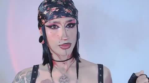 Snapshot of alienexxx chatting on 4, 7, 2026 online show from 4, 7, 2026