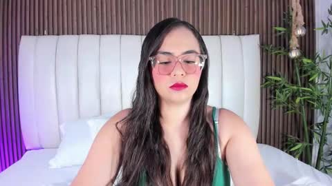 Snapshot of alihamilton_ chatting on 16, 10, 2025 Aliha online show from 16, 10, 2025