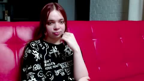 Snapshot of aliiice_stone chatting on 25, 4, 2026 Alice online show from 25, 4, 2026