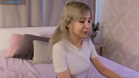 Snapshot of alika_leal chatting on 24, 9, 2025 Im Alika online show from 24, 9, 2025