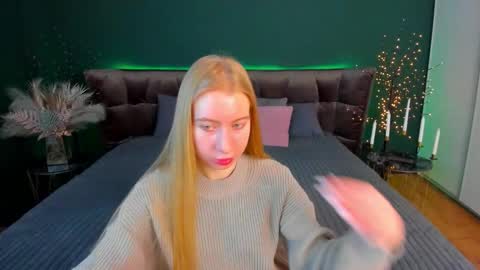 Snapshot of alina__blonde chatting on 18, 1, 2026 Alina online show from 18, 1, 2026