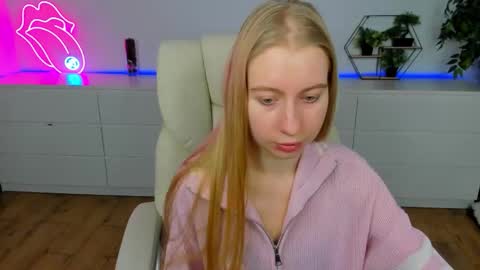 Snapshot of alina__blonde chatting on 9, 2, 2026 Alina online show from 9, 2, 2026