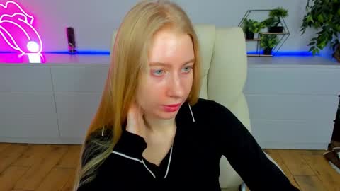 Snapshot of alina__blonde chatting on 21, 2, 2026 Alina online show from 21, 2, 2026