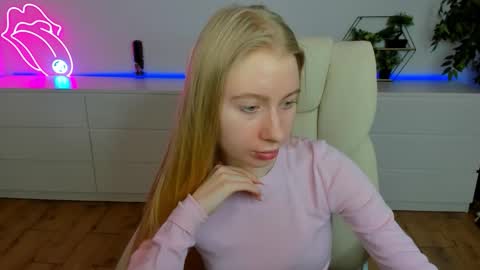 Snapshot of alina__blonde chatting on 24, 2, 2026 Alina online show from 24, 2, 2026