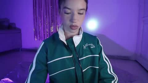 Snapshot of alina_lee_t chatting on 2, 10, 2025 Alina online show from 2, 10, 2025