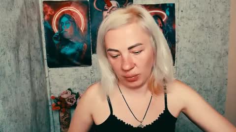 Snapshot of alinafrey_ chatting on 18, 5, 2026 Alina online show from 18, 5, 2026