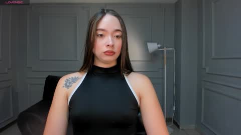 alinakravitz_ online show from 10, 9, 2025