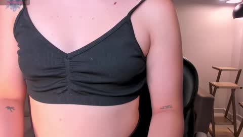 alinakravitz_ online show from 28, 10, 2025