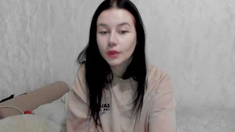 Snapshot of alinegreeeen chatting on 16, 12, 2024 Aline Greeeen online show from 16, 12, 2024