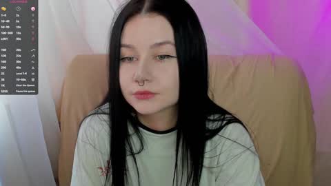 Snapshot of alinegreeeen chatting on 26, 1, 2025 Aline Greeeen online show from 26, 1, 2025