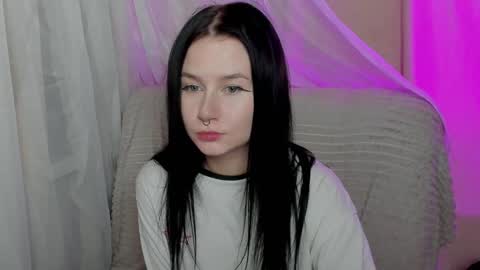 Snapshot of alinegreeeen chatting on 4, 2, 2025 Aline Greeeen online show from 4, 2, 2025