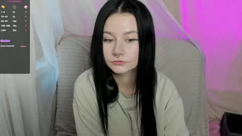 Snapshot of alinegreeeen chatting on 18, 2, 2025 Aline Greeeen online show from 18, 2, 2025