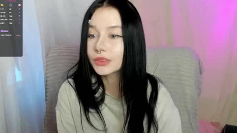 Snapshot of alinegreeeen chatting on 22, 2, 2025 Aline Greeeen online show from 22, 2, 2025