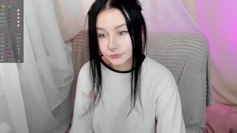 Snapshot of alinegreeeen chatting on 27, 2, 2025 Aline Greeeen online show from 27, 2, 2025