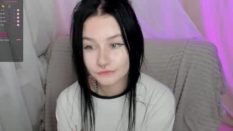 Snapshot of alinegreeeen chatting on 27, 2, 2025 Aline Greeeen online show from 27, 2, 2025
