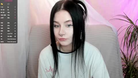 Snapshot of alinegreeeen chatting on 8, 3, 2025 Aline Greeeen online show from 8, 3, 2025