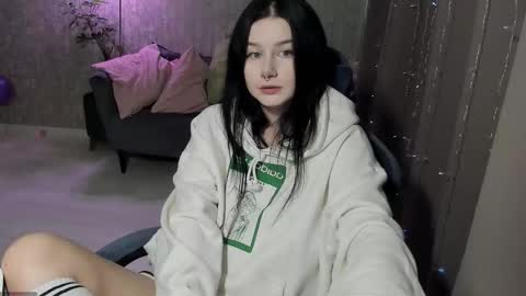 Snapshot of alinegreeeen chatting on 22, 9, 2025 Aline Greeeen online show from 22, 9, 2025