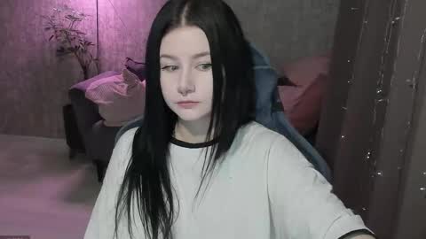 Snapshot of alinegreeeen chatting on 8, 10, 2025 Aline Greeeen online show from 8, 10, 2025