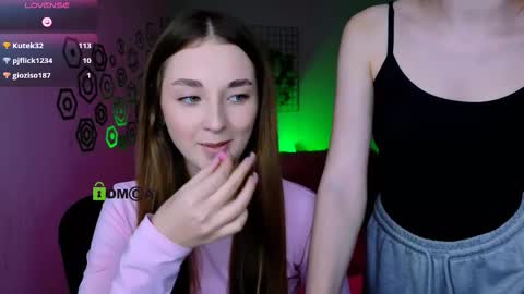 Snapshot of alisabliss chatting on 19, 11, 2025 Alisa online show from 19, 11, 2025