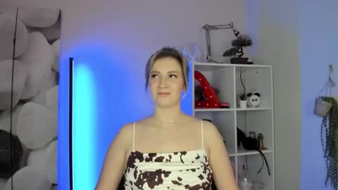 Snapshot of alisalady24 chatting on 20, 11, 2025 AlisaLady24 online show from 20, 11, 2025