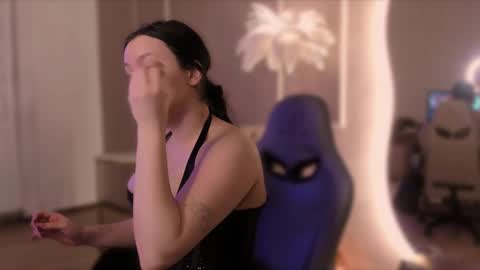 Alisia online show from 27, 2, 2025