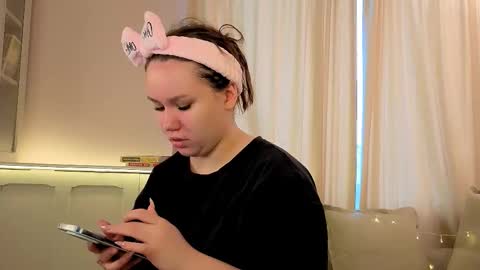 Alisia online show from 5, 2, 2026