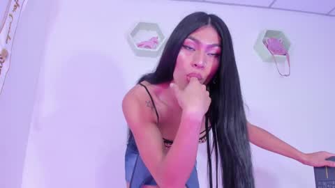 Alisia online show from 7, 12, 2024