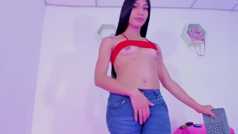 Alisia online show from 12, 12, 2024