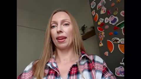 Snapshot of alisiyaxlove chatting on 24, 9, 2025 alisiyaXlove online show from 24, 9, 2025