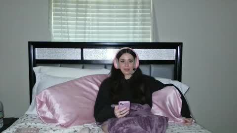 Snapshot of alisonfieldsxo chatting on 26, 5, 2026 Alison Fields online show from 26, 5, 2026