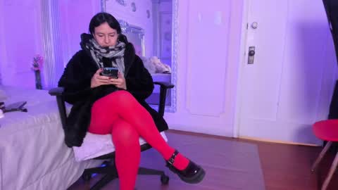 Alison Fishert online show from 30, 12, 2024