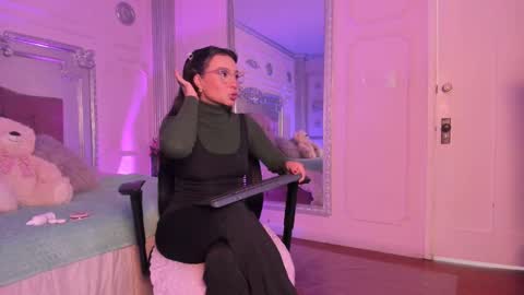 Alison Fishert online show from 9, 1, 2025