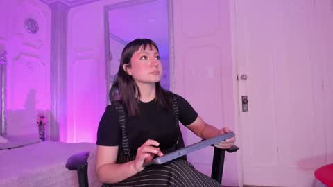 Alison Fishert online show from 10, 9, 2025