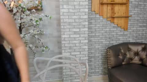 alisonn_doll online show from 15, 12, 2025