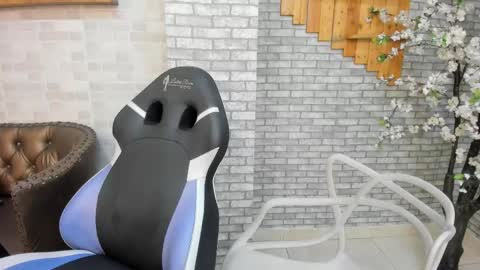 alisonn_doll online show from 19, 12, 2025