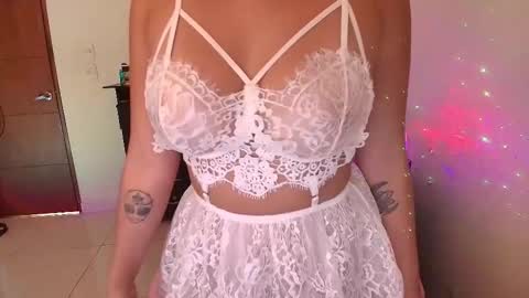 Snapshot of alissa_grey2 chatting on 25, 9, 2025 Alissa online show from 25, 9, 2025