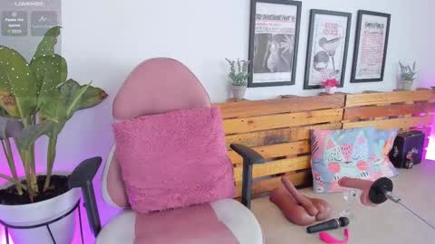 Snapshot of alisson_boobs chatting on 10, 11, 2025 Alisson online show from 10, 11, 2025