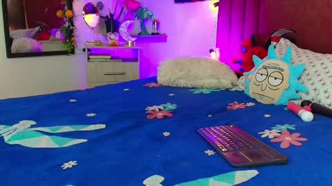 Alisson IG alisson zafiro27 online show from 11, 4, 2026