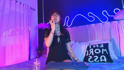 Snapshot of alixx_von_d chatting on 13, 5, 2026 Ali online show from 13, 5, 2026