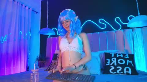 Snapshot of alixx_von_d chatting on 18, 5, 2026 Ali online show from 18, 5, 2026