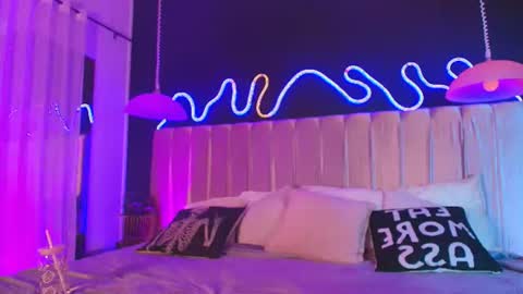 Snapshot of alixx_von_d chatting on 19, 6, 2026 Ali online show from 19, 6, 2026