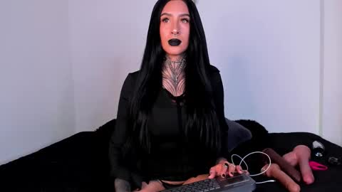 Snapshot of aliz_01 chatting on 27, 9, 2025 Aliz online show from 27, 9, 2025