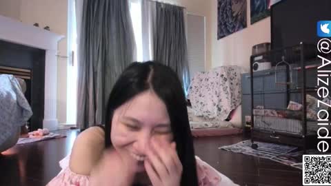 Alize Zaide online show from 1, 12, 2025