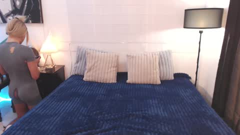 Miss Gia online show from 9, 1, 2025